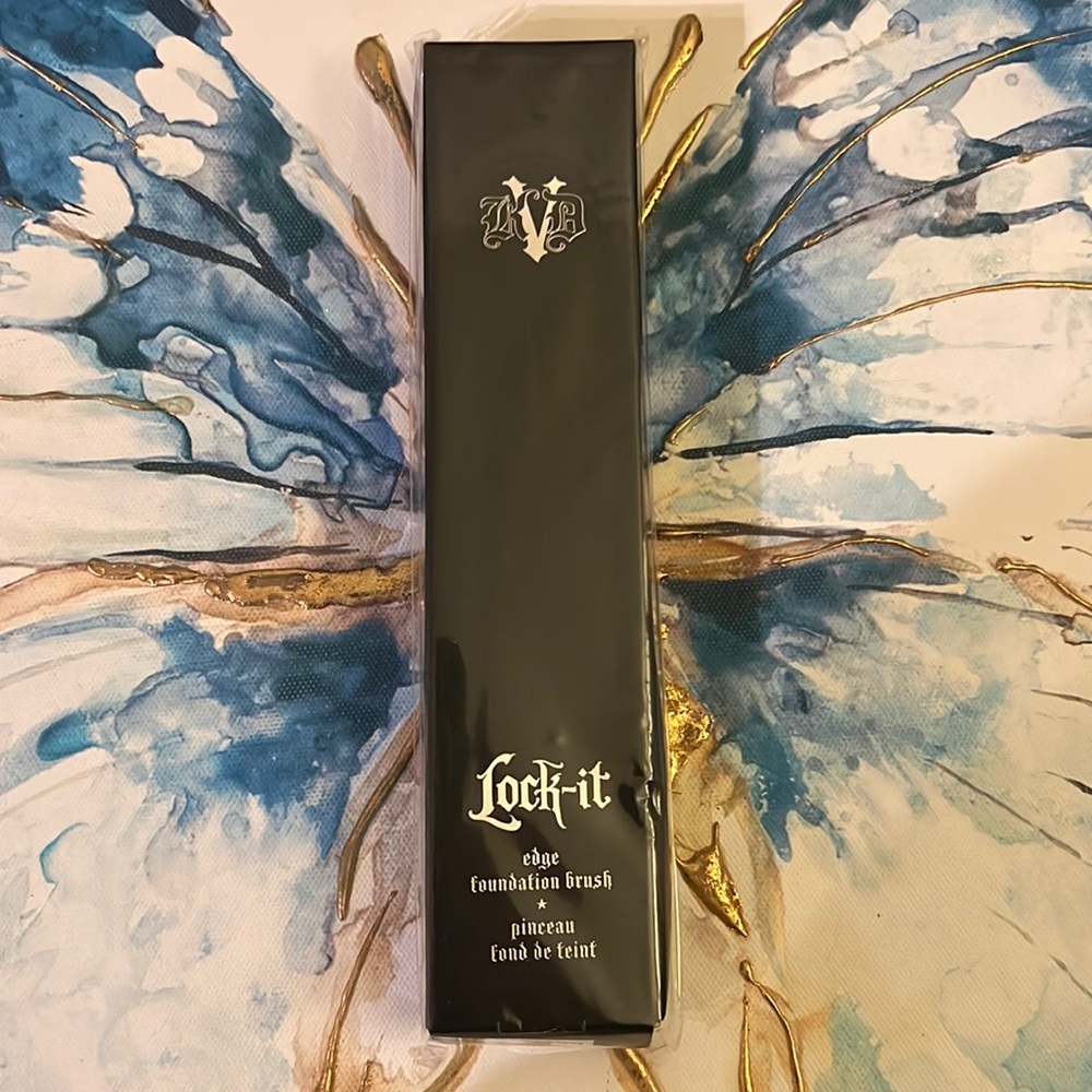 Kat Von D Foundation Brush